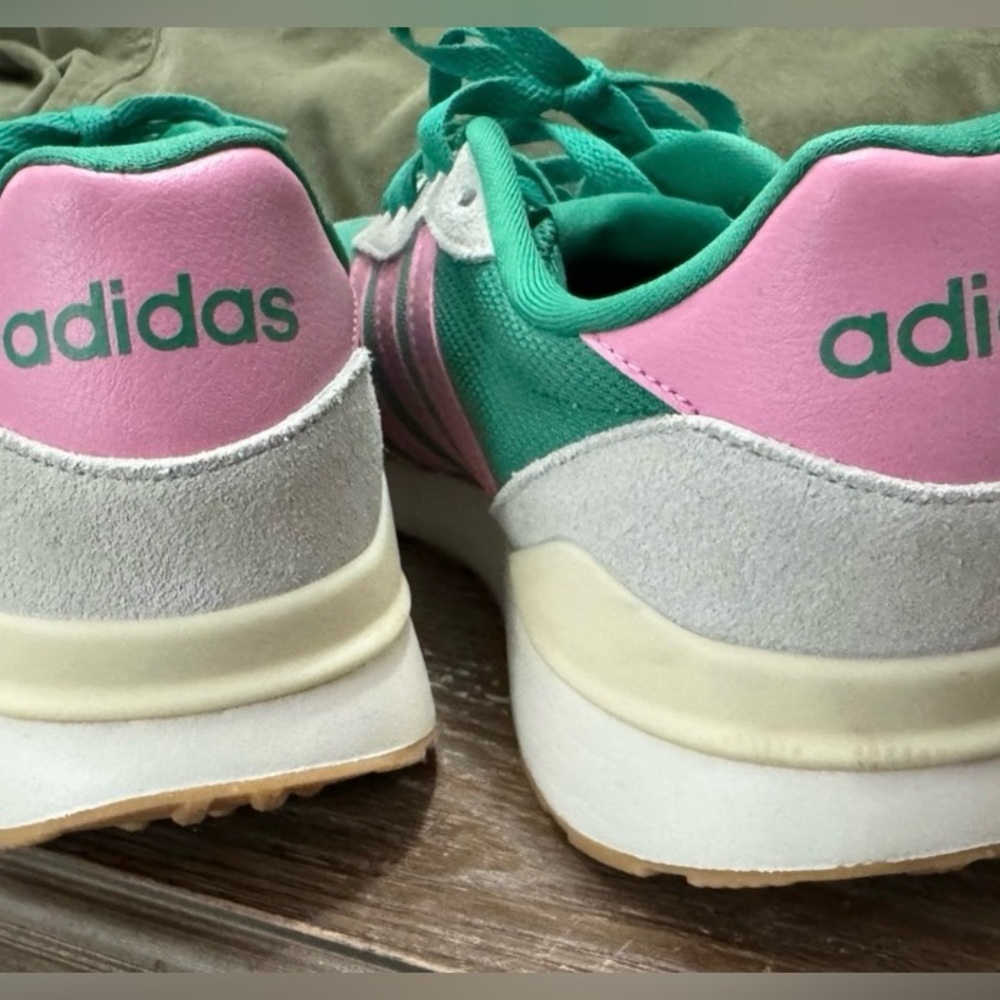 Adidas low tops women’s shoes sneakers rare Adidas green with pink cream size 9 - Picture 6 of 7